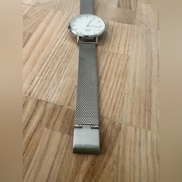 Daniel Wellington classic ladies stainless steel minimal dress watch NEW BATTERY - Picture 4 of 9